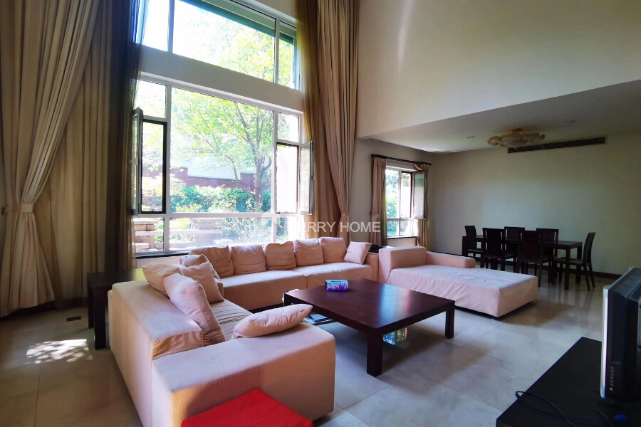 Просторная вилла 301 m² в Шанхае, Китай