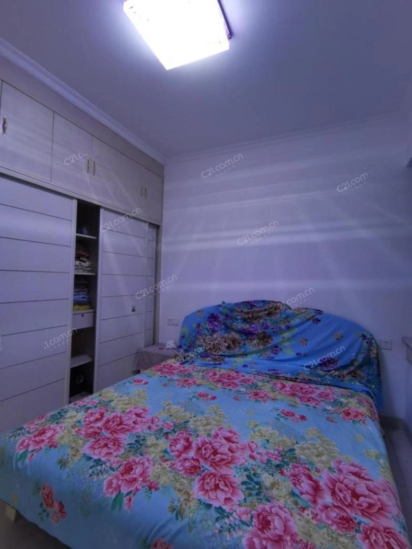 Уютная квартира 2+1 в Чэнду, Китай