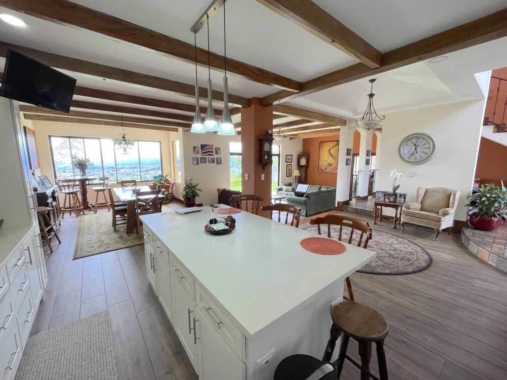 Просторный дом 7+1 в Сан-Хосе, Коста-Рика