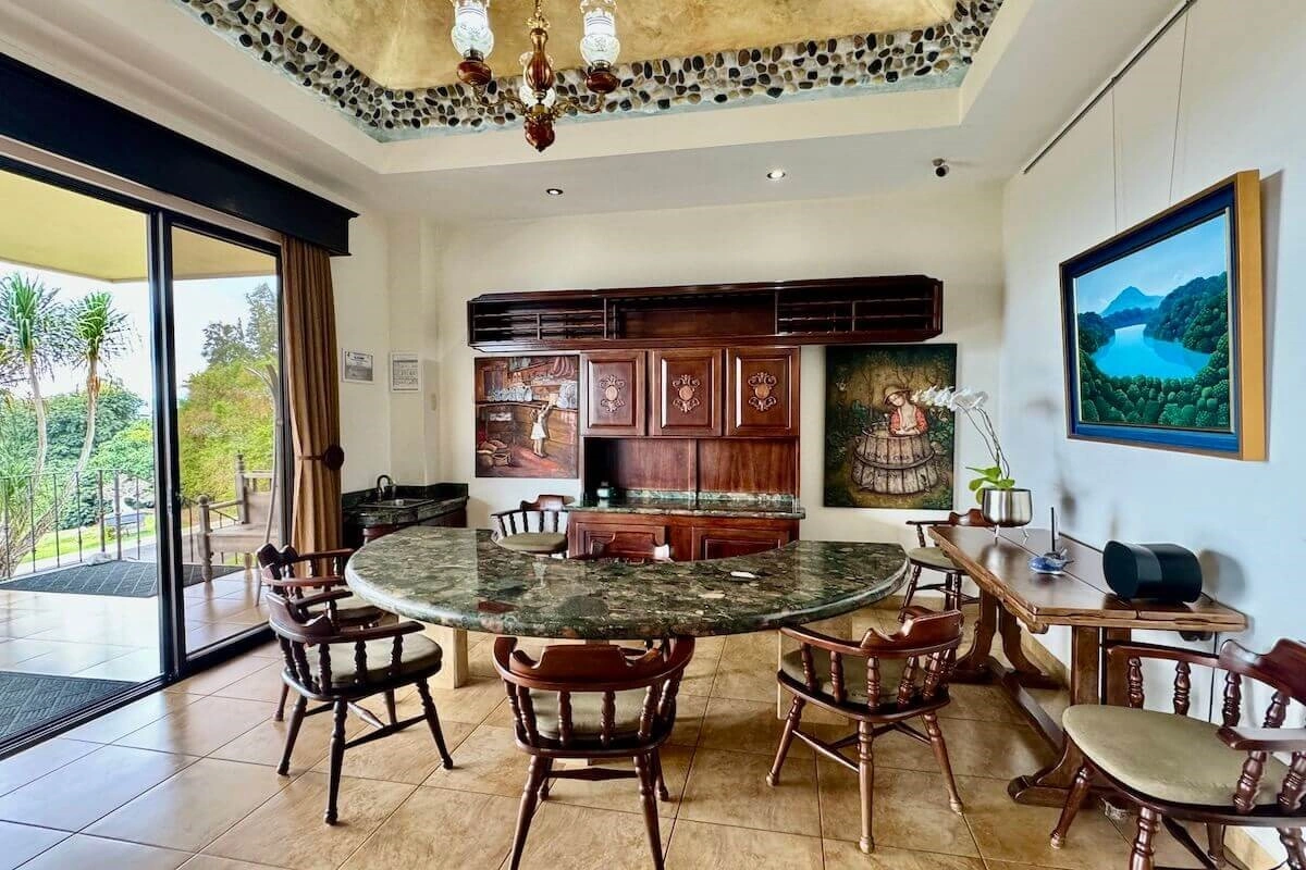 Уютный дом 4+1 в Картaго, Коста-Рика