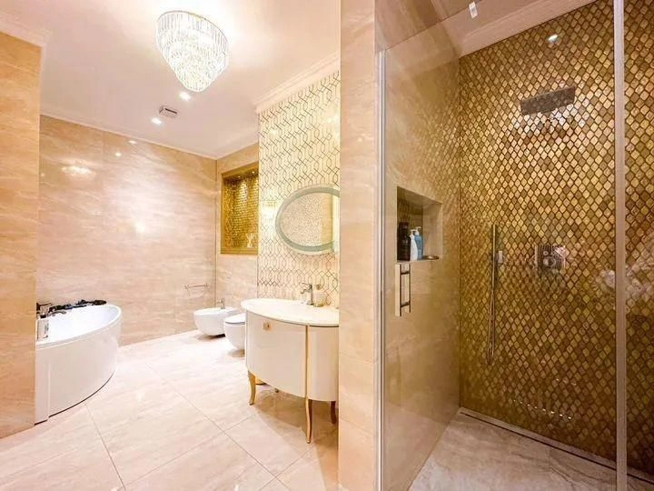 Unique apartment 163 m2 in the residential complex "Privilege"