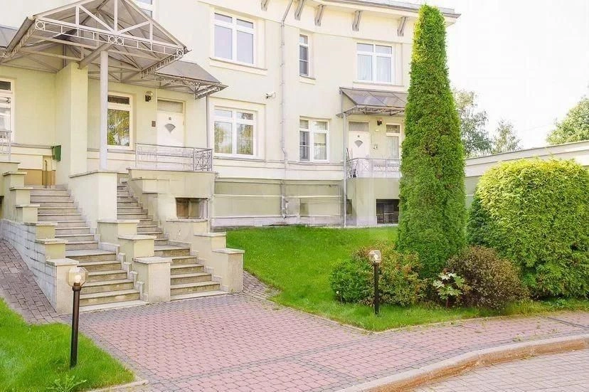 Townhouse 310 m2 on Krestovsky