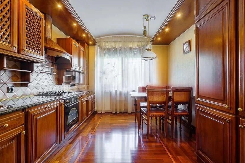Townhouse 310 m2 on Krestovsky