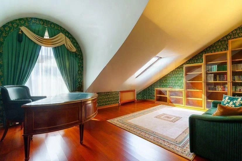Townhouse 310 m2 on Krestovsky