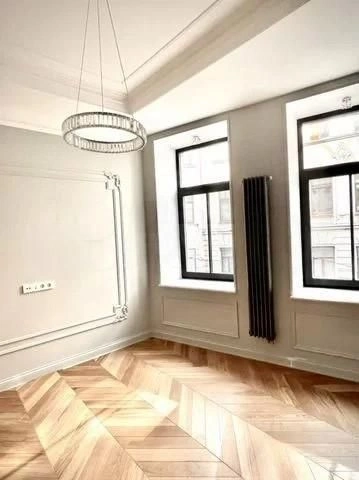 Квартира 87 м² в историческом центре Санкт-Петербурга