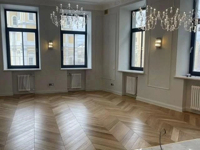 Квартира 87 м² в историческом центре Санкт-Петербурга