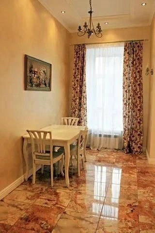 Apartment 107 m2 near the Planetarium