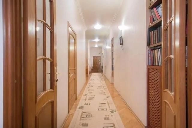 Apartment 113 m2 on Moskovsky Prospekt