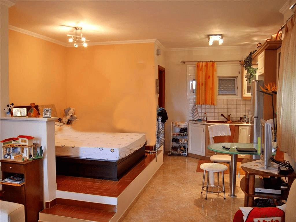 Полностью меблированный двухэтажный дом в Аттике