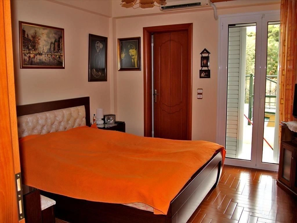 Полностью меблированный двухэтажный дом в Аттике