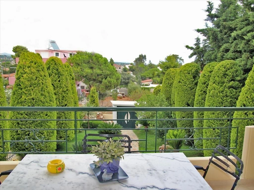 Полностью меблированный двухэтажный дом в Аттике