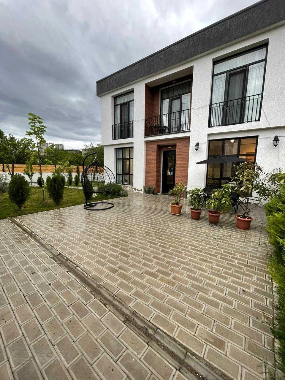 Двухэтажный дом 3+1 на плато Нутсубидзе