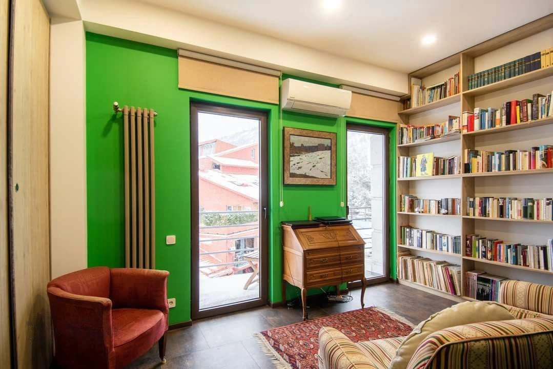 Просторная 3+1 квартира в районе Ваке Тбилиси