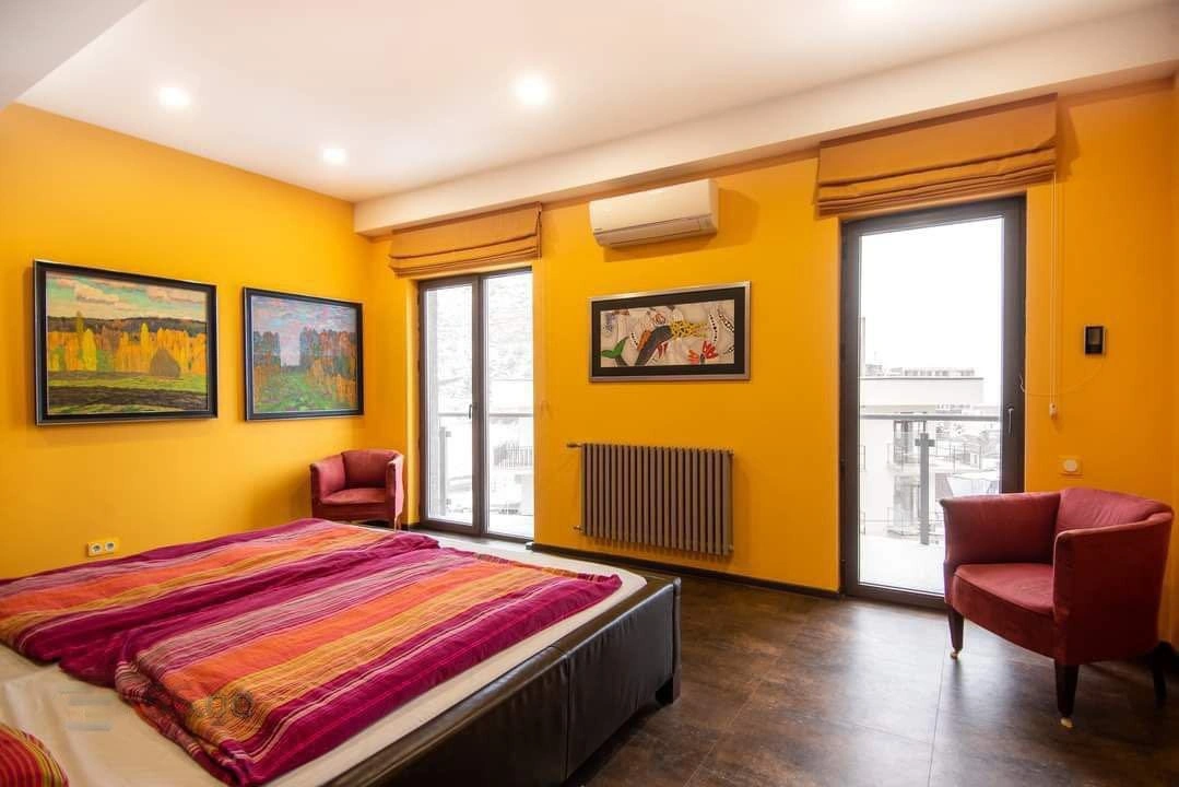 Просторная 3+1 квартира в районе Ваке Тбилиси