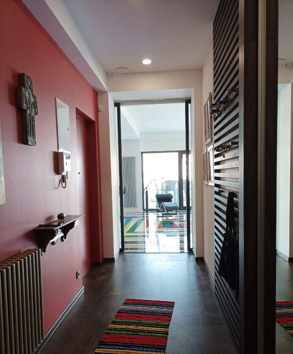 Просторная 3+1 квартира в районе Ваке Тбилиси