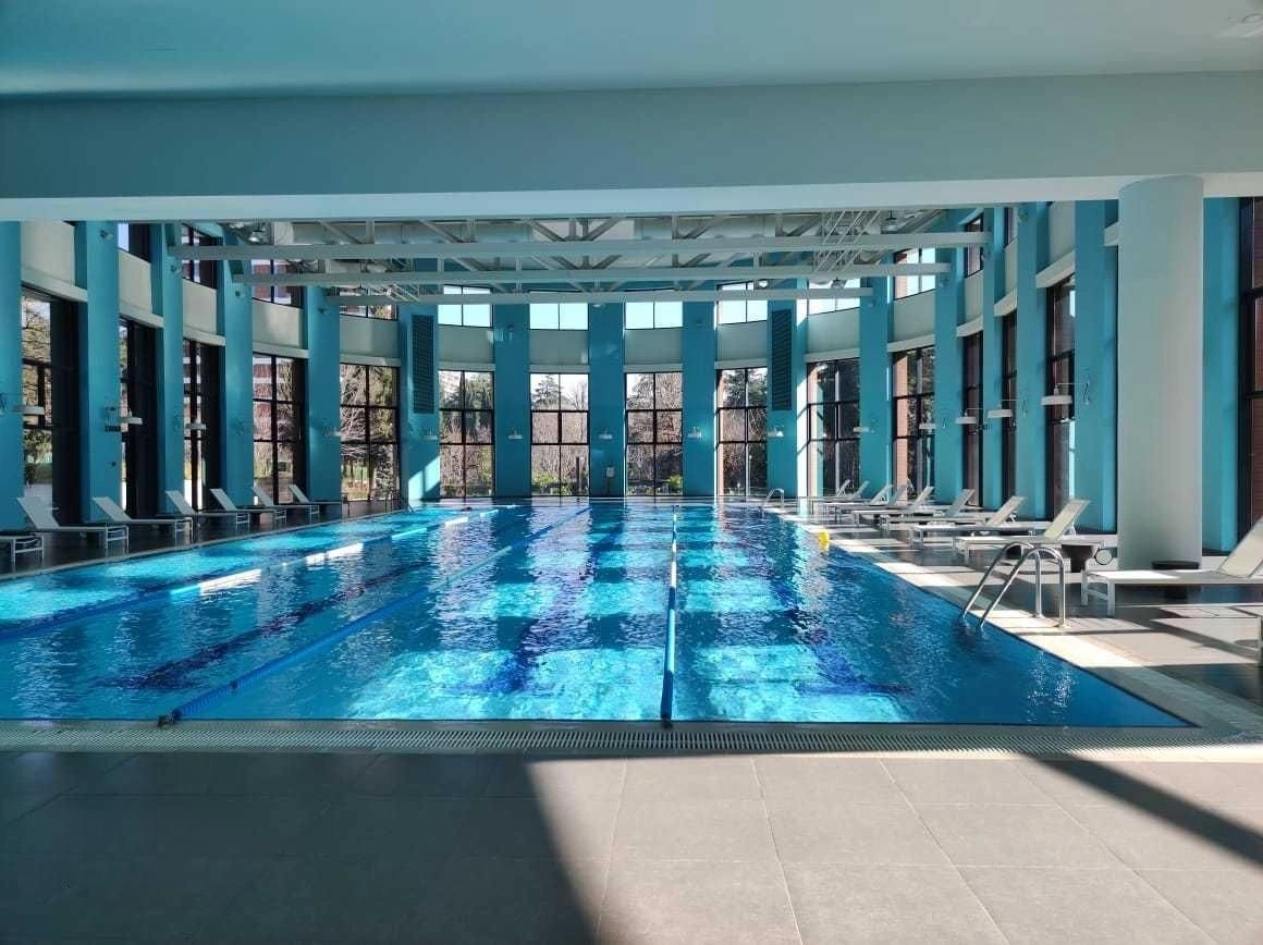 Просторная квартира 4+1 в доме с бассейном, сауной и спортзалом