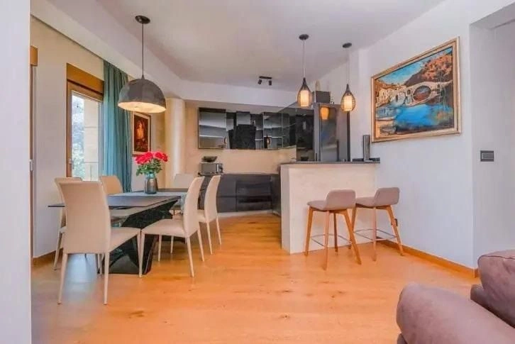 Роскошная квартира 78 м2 с панорамным видом на море в Которе