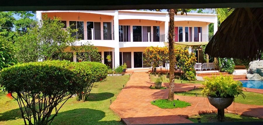 Просторный дом 920 m² в Рио-Дульсе