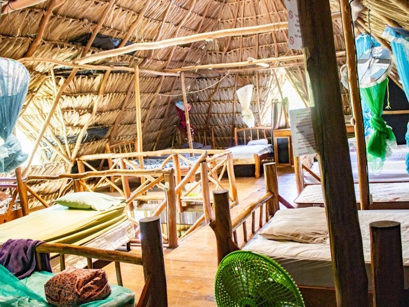 Современный отель 1516 m² в Ливингстоне, Гватемала