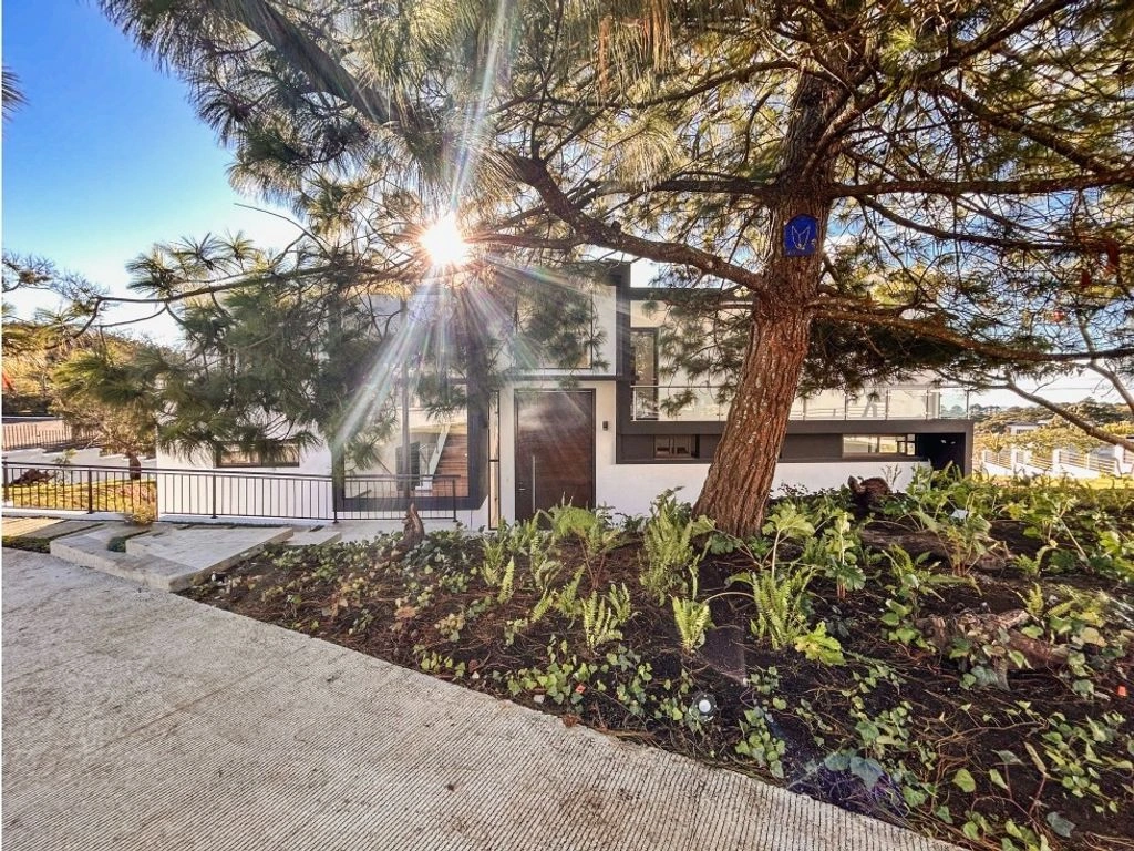 Уютный дом 5+1 в городе Гватемала, Гватемала