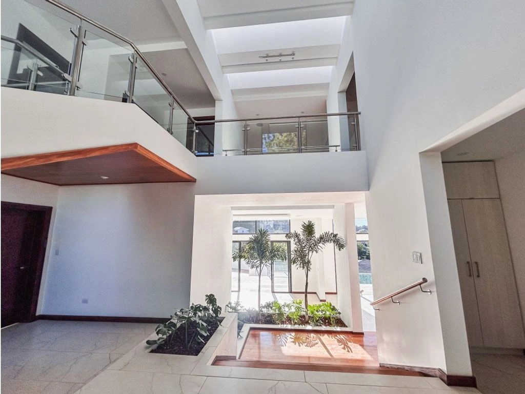 Уютный дом 5+1 в городе Гватемала, Гватемала