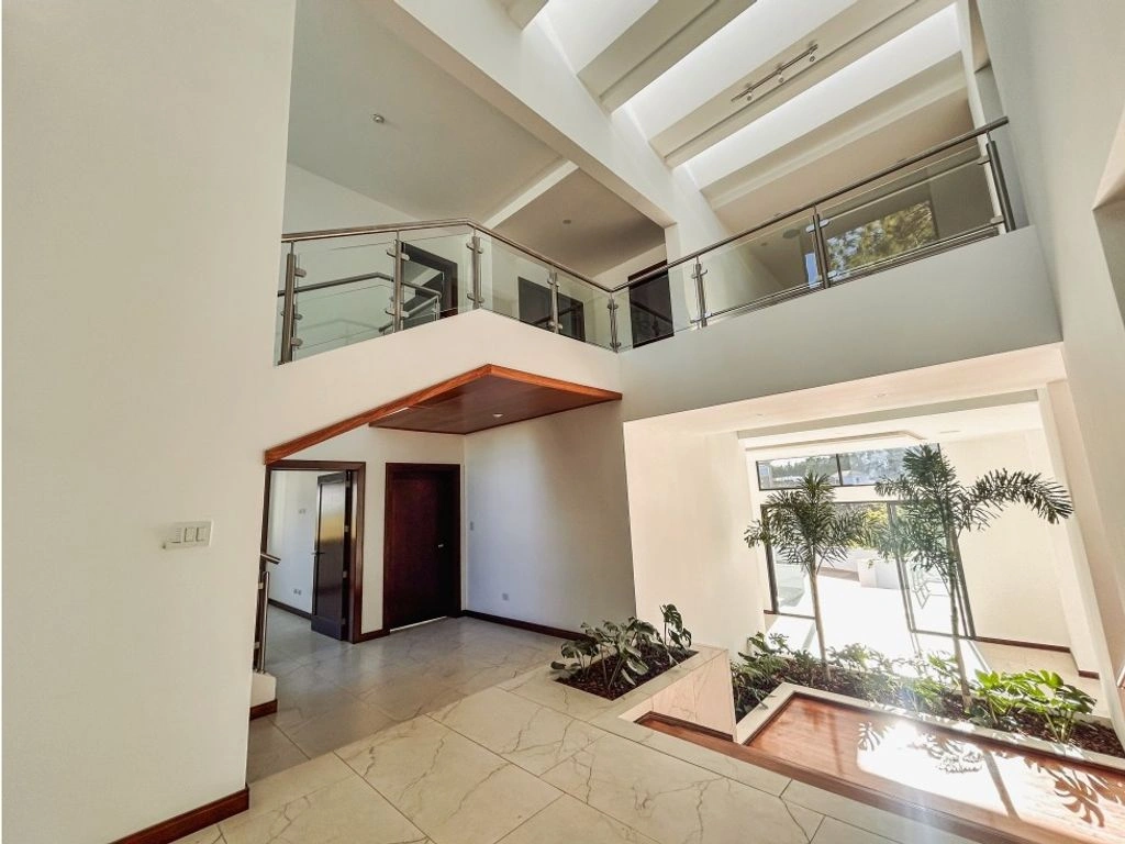 Уютный дом 5+1 в городе Гватемала, Гватемала