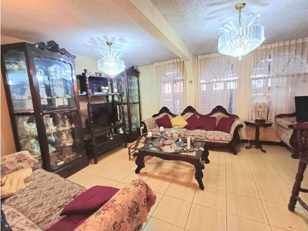 Просторный дом 7+1 в Misko, Гватемала