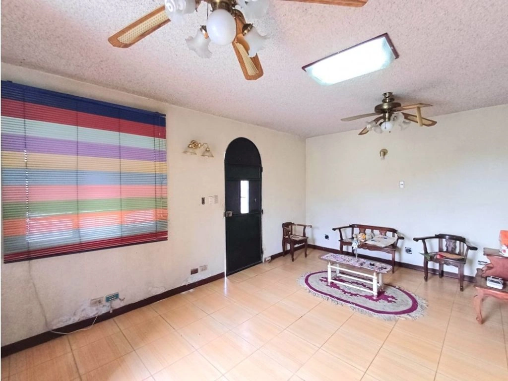 Просторный дом 7+1 в Misko, Гватемала