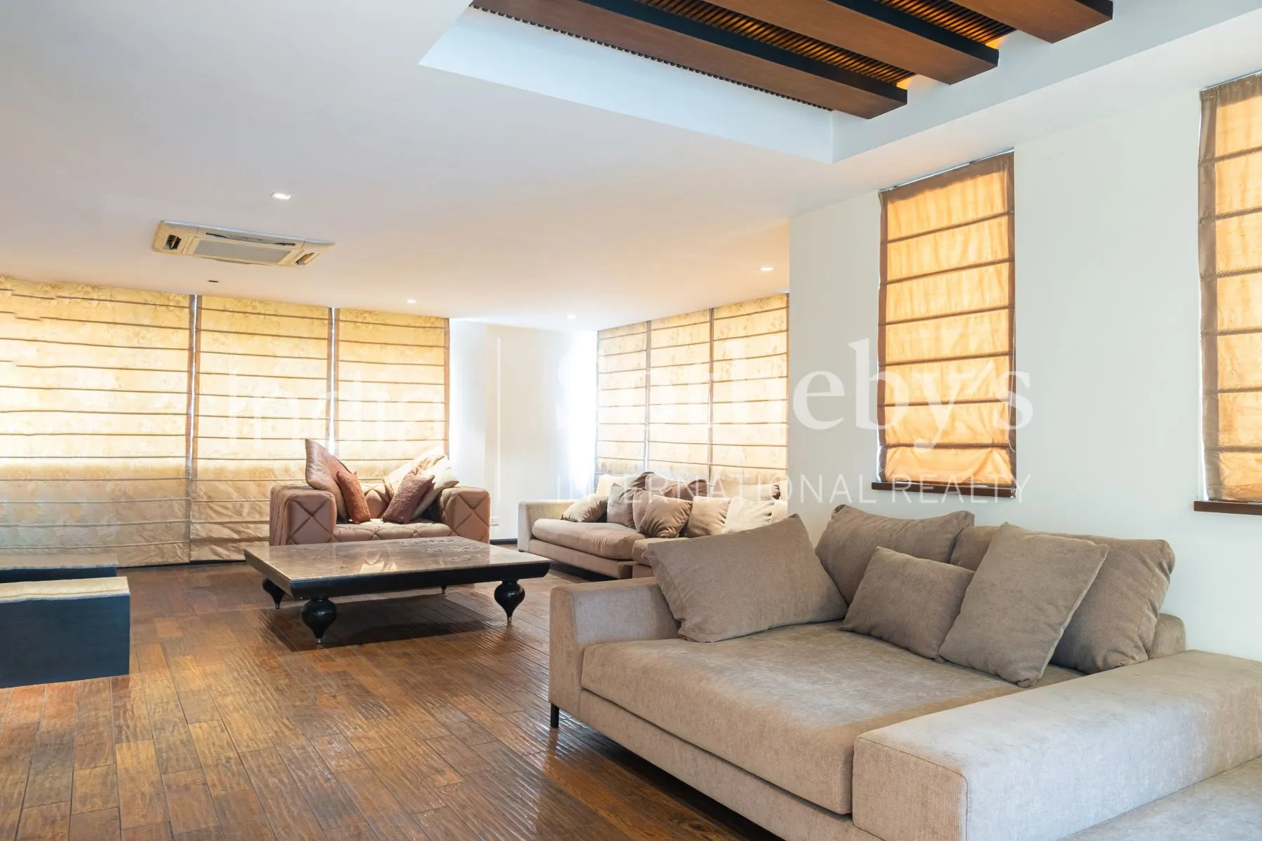 Просторный таунхаус 1315 м² в Калькутте, Индия