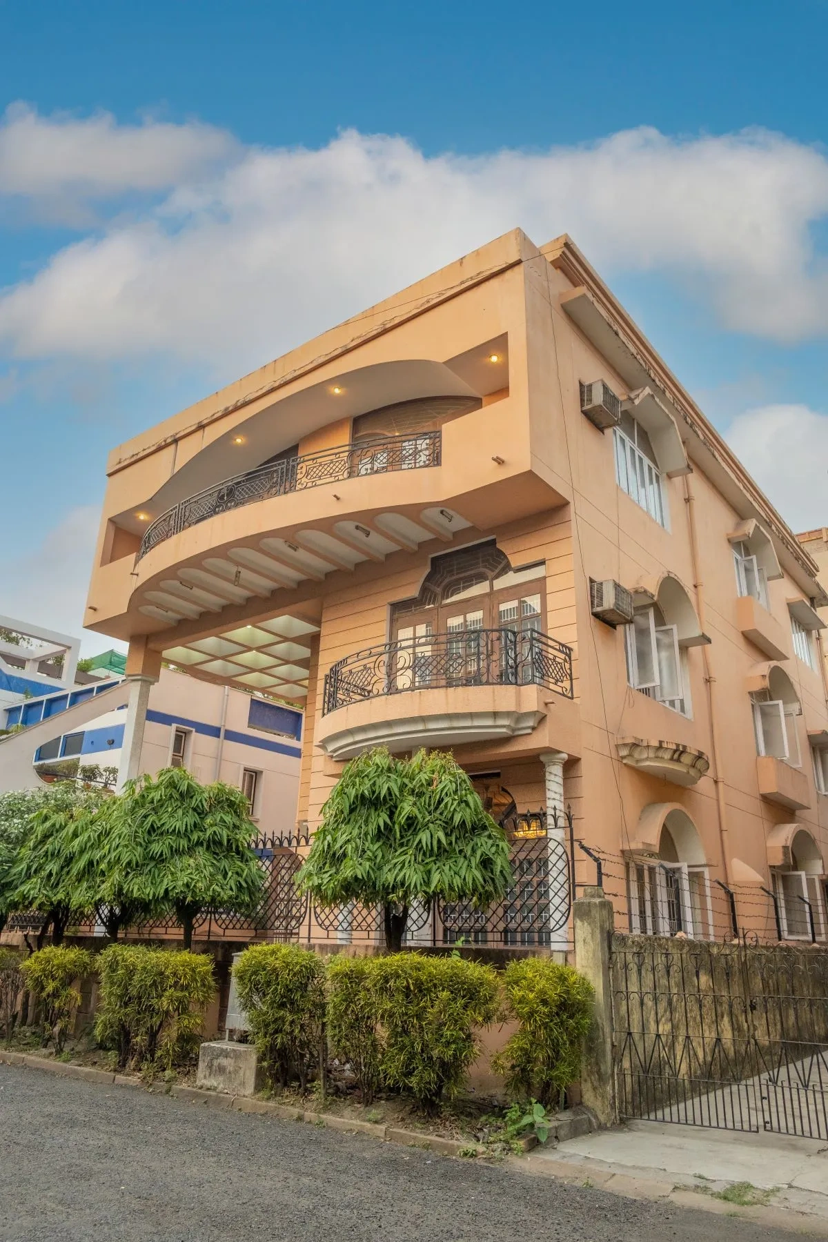 Светлый просторный дом 5+1 в Калькутте, Индия