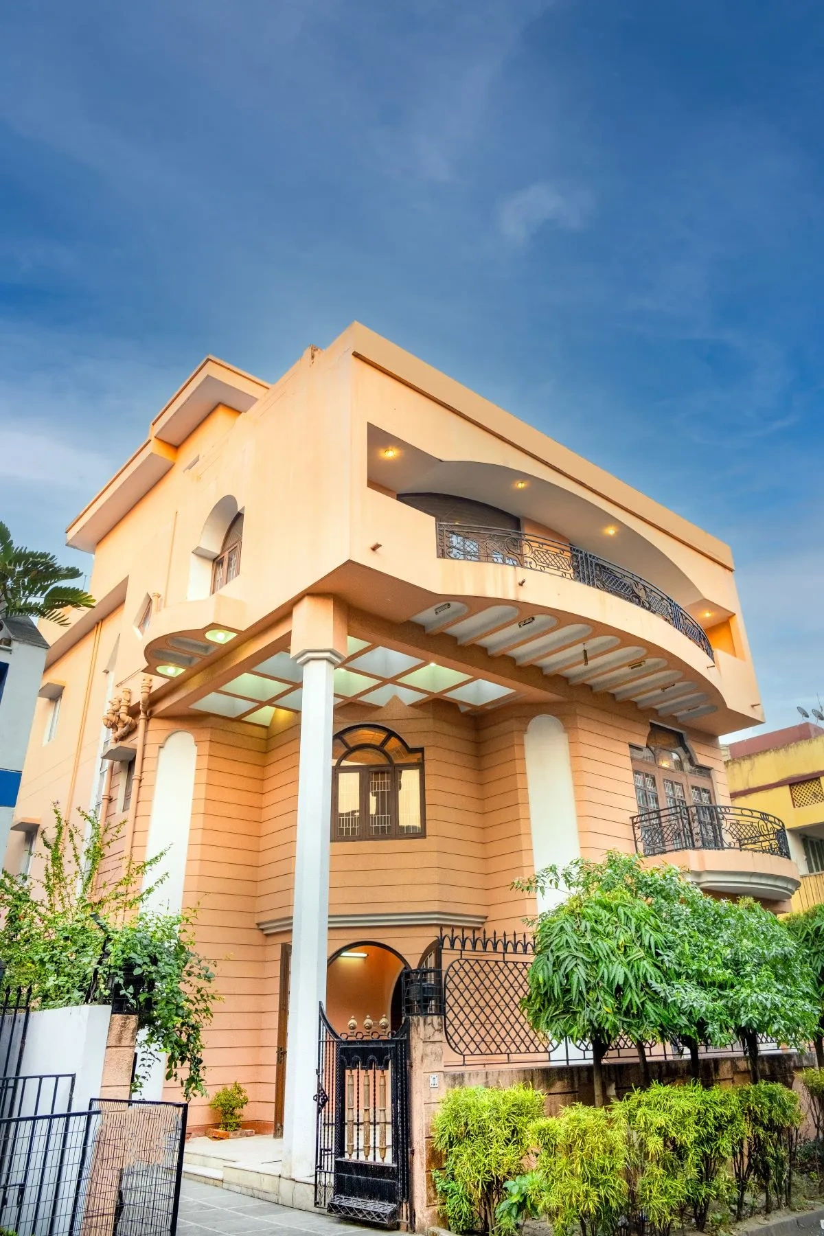 Светлый просторный дом 5+1 в Калькутте, Индия