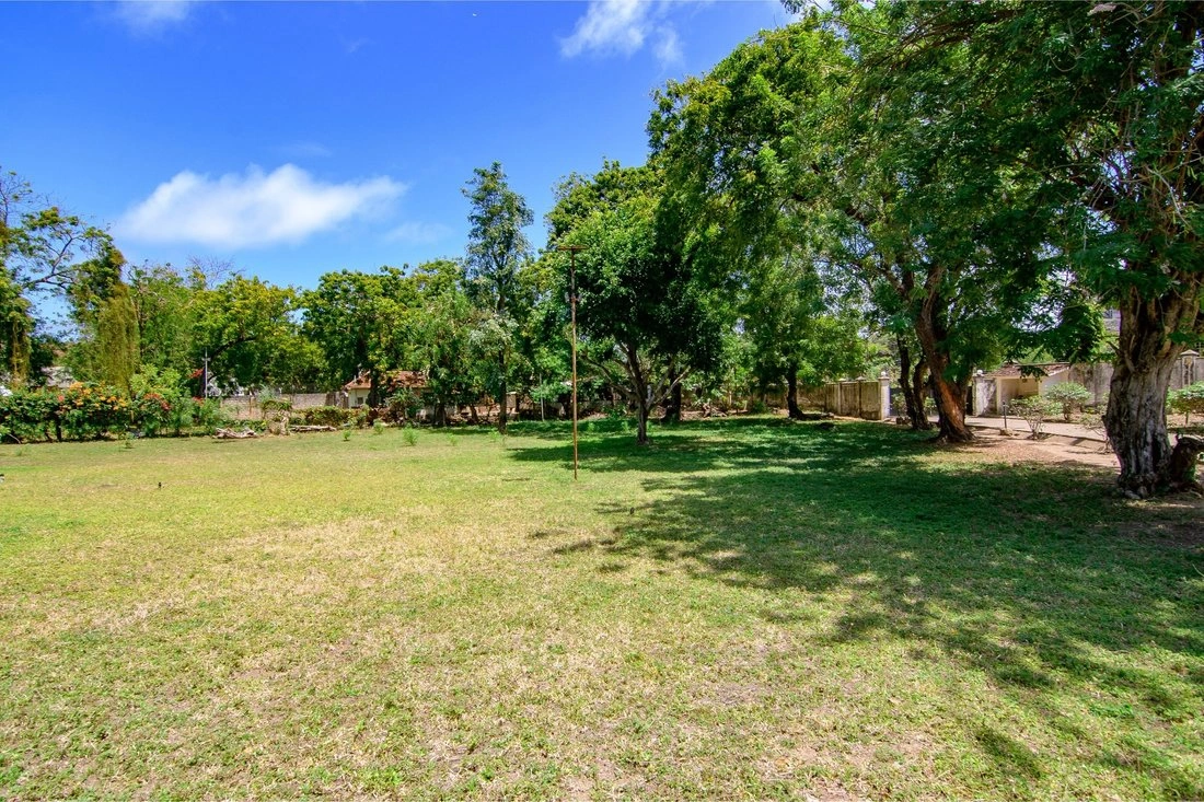 Светлый дом 5+1 в Момбасе, Кения