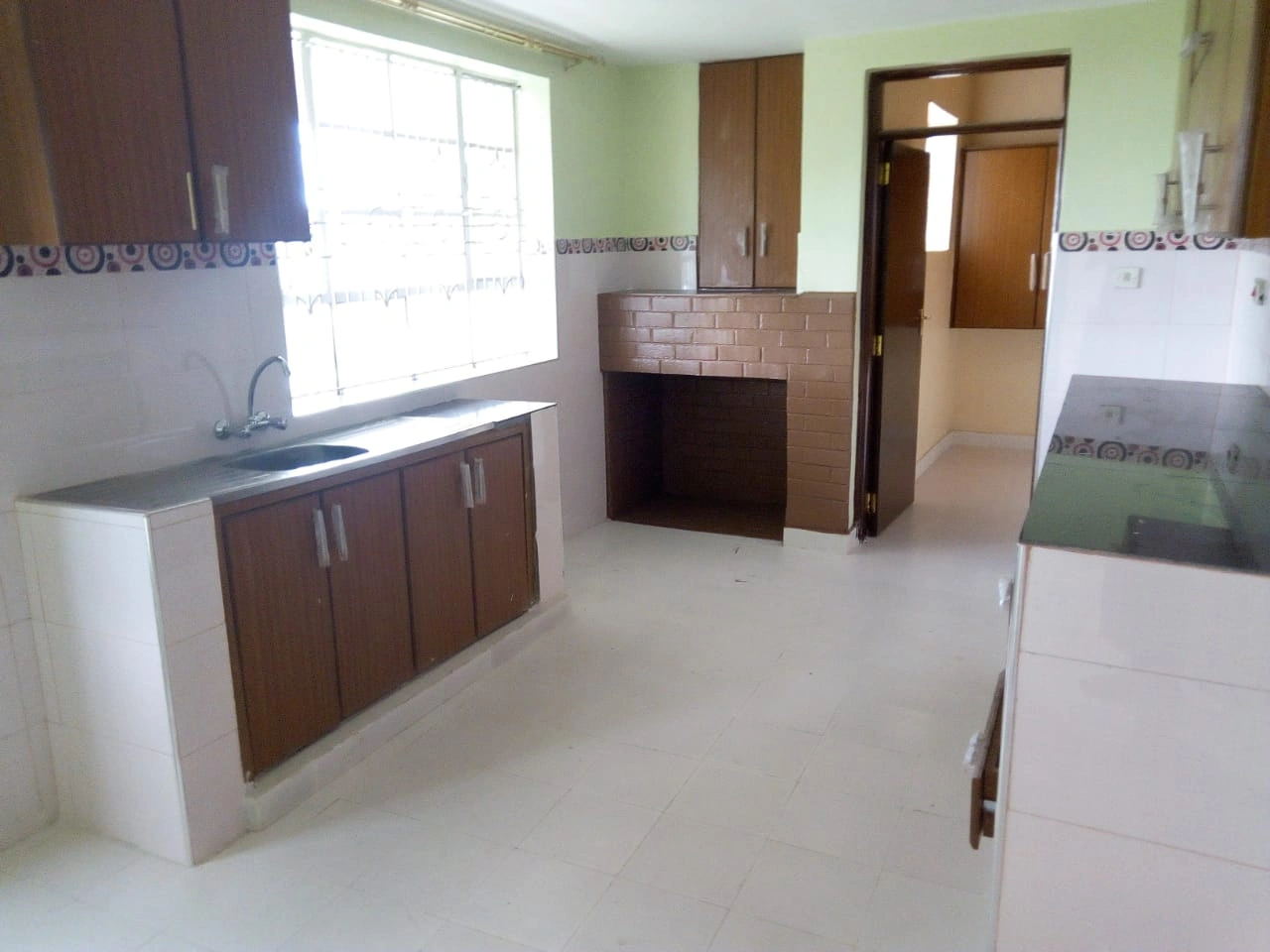 Светлый дом 5+1 в Накуру, Кения