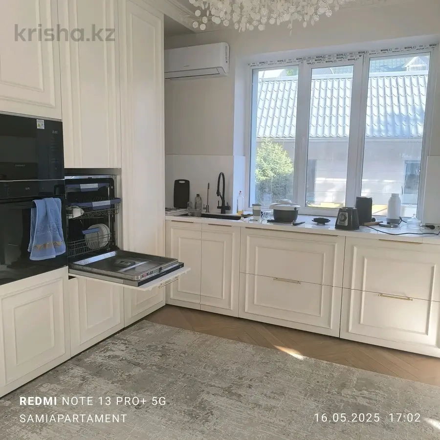 Комфортабельный дом 400 m² в Алматы, Казахстан