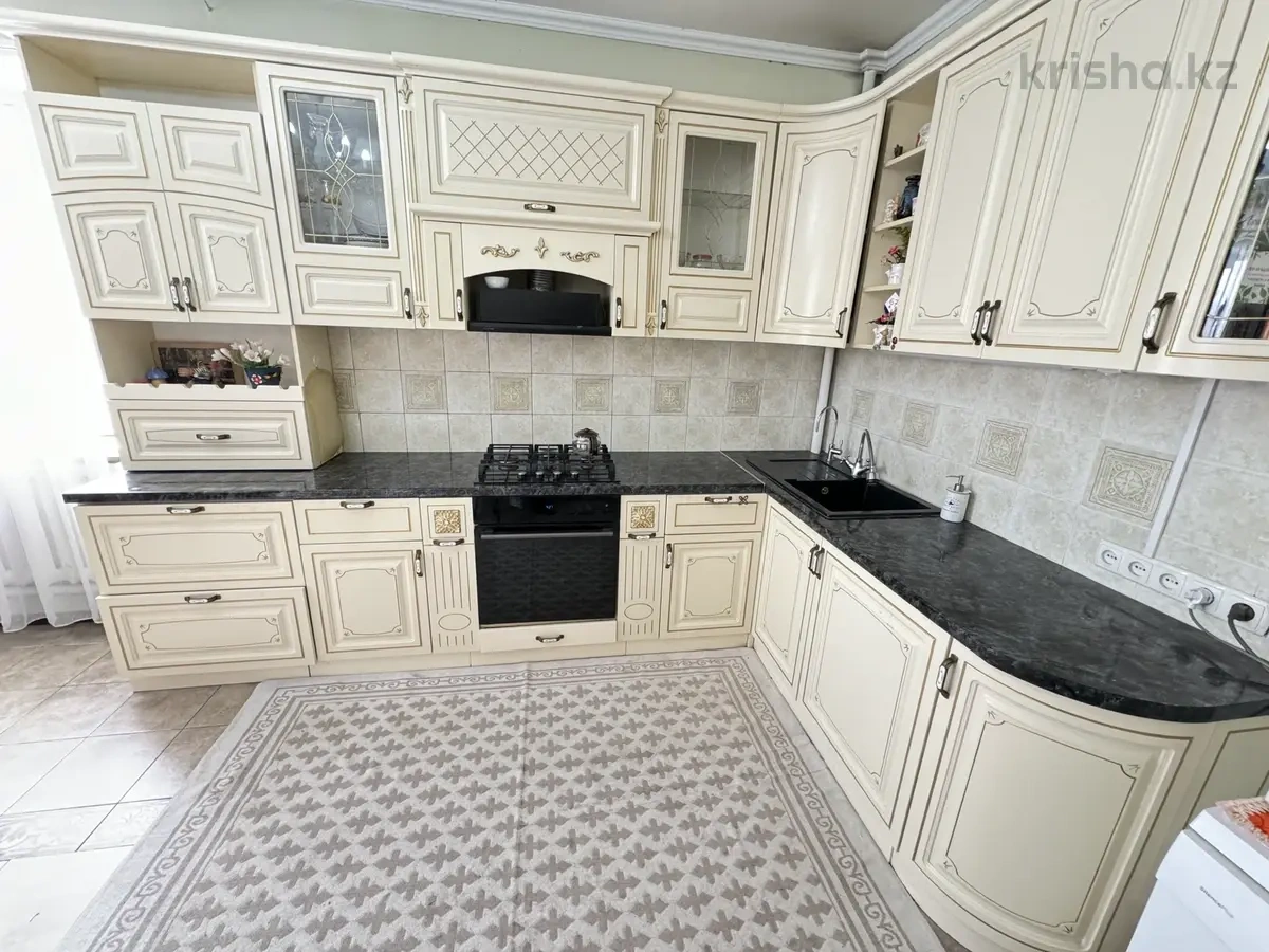 Очаровательный дом 7+1 в Алматы, Казахстан