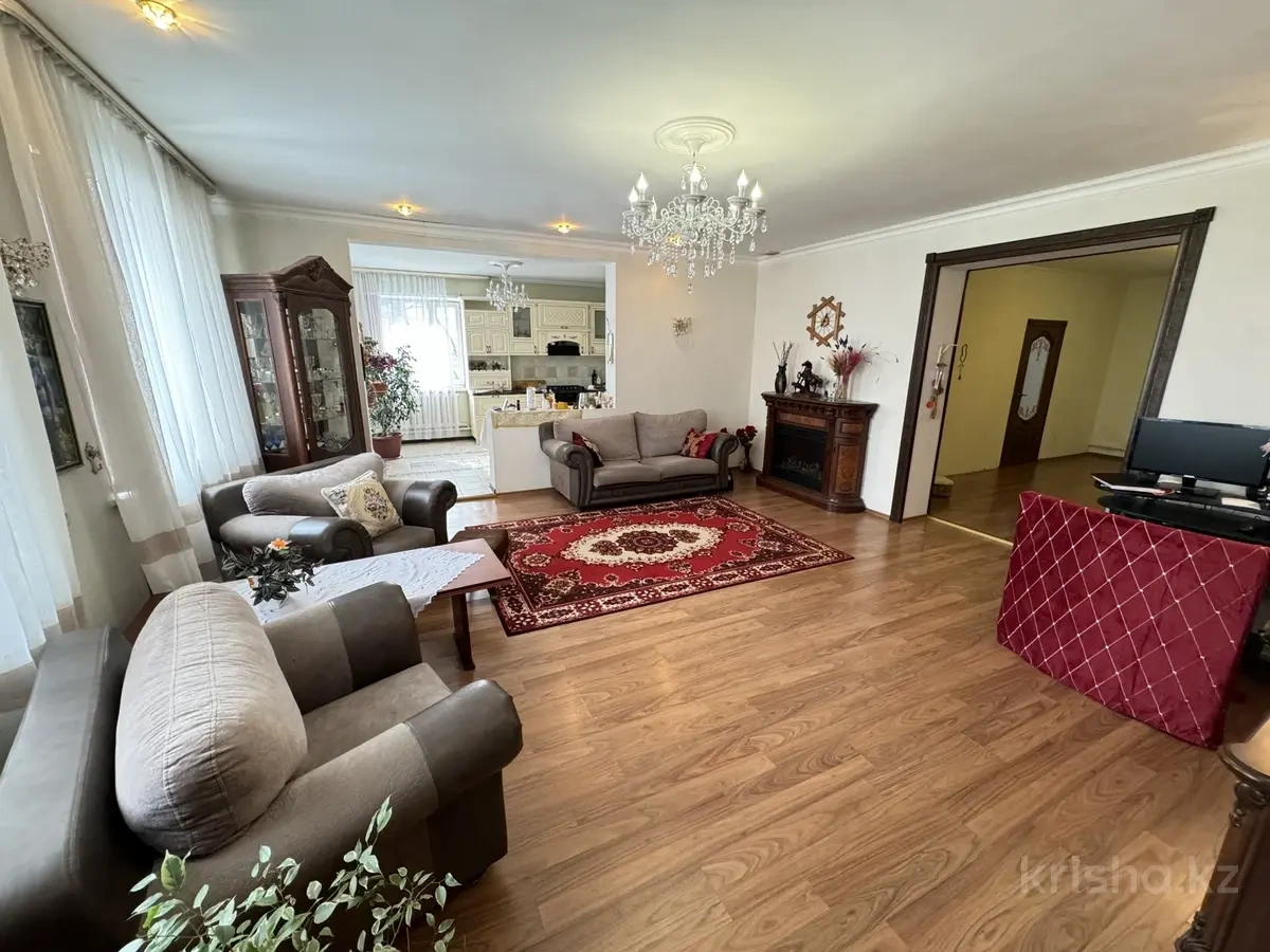 Очаровательный дом 7+1 в Алматы, Казахстан