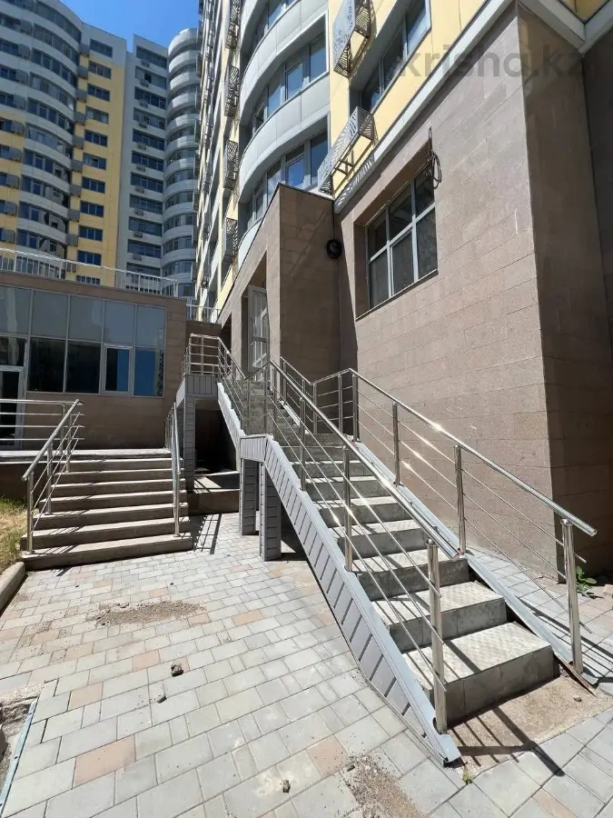 Универсальное коммерческое помещение 123 м² в Алматы, Казахстан