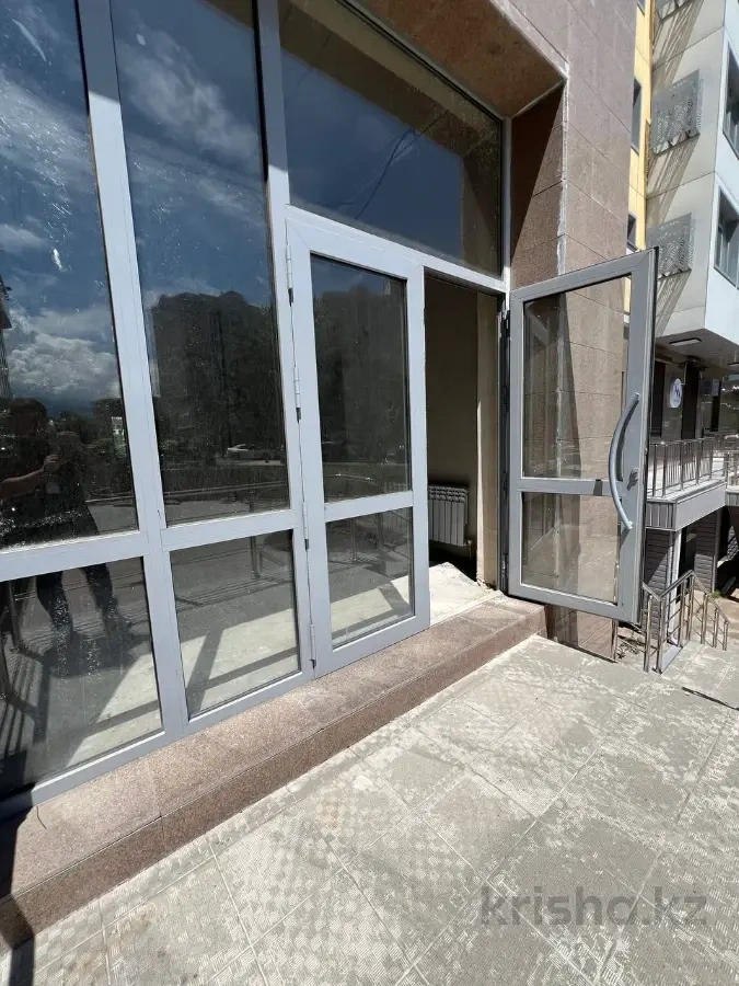 Универсальное коммерческое помещение 123 м² в Алматы, Казахстан