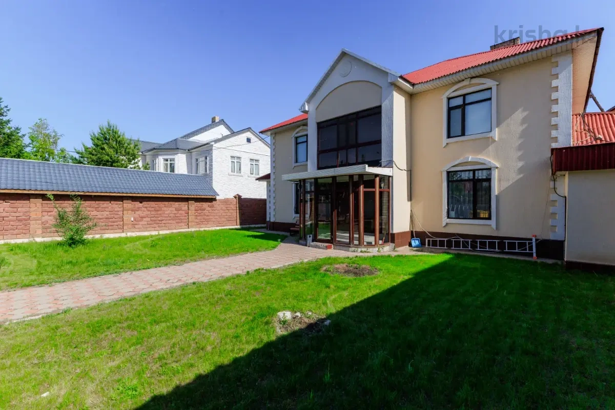 Уютный дом 8+1 в Астане, Казахстан