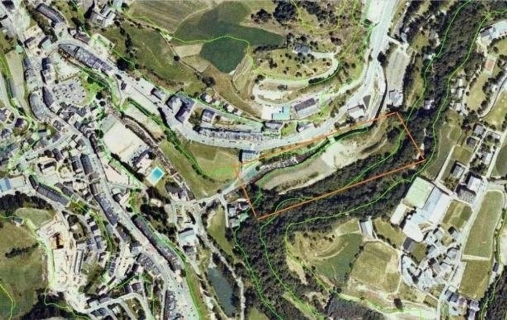 Участок 7417 m2 под строительство многоквартирных домов в Ла-Массана, Андорра