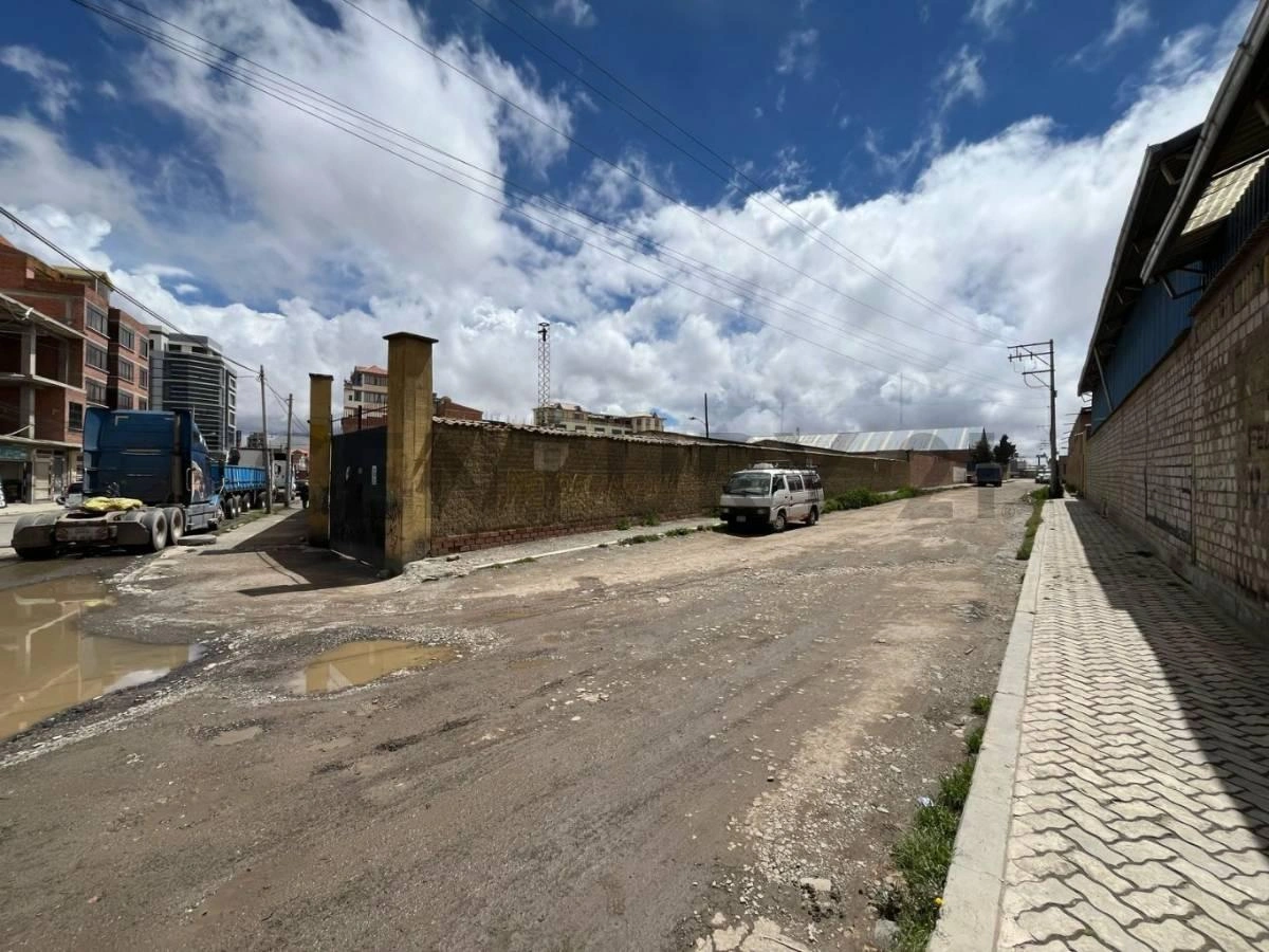 Земельный участок 3842 m² в Эль-Альто, Боливия