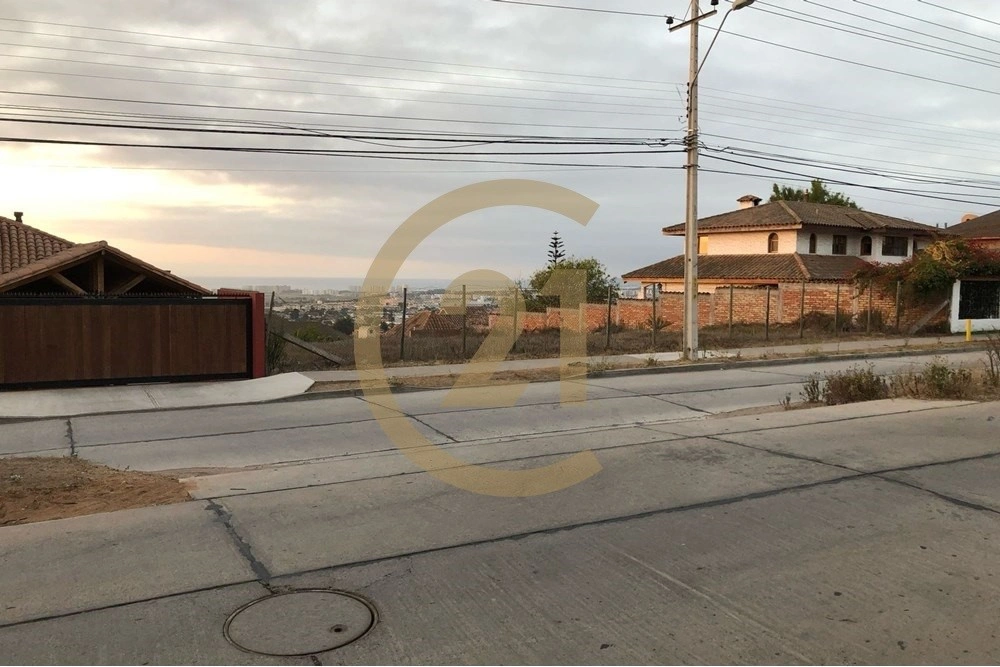 Уютный участок площадью 750 м² в Ла-Серена, Чили