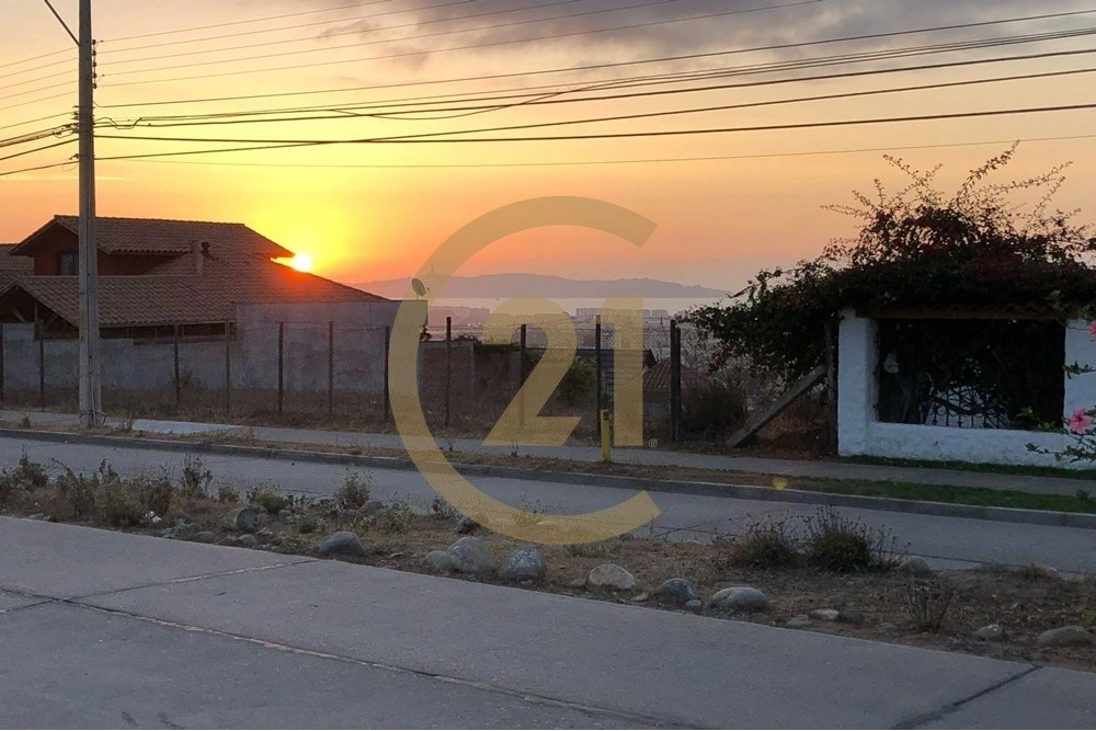 Уютный участок площадью 750 м² в Ла-Серена, Чили