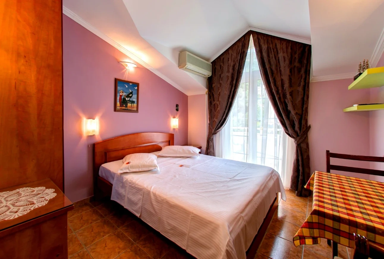 Роскошный отель 600 м² на побережье в Петровце, Черногория