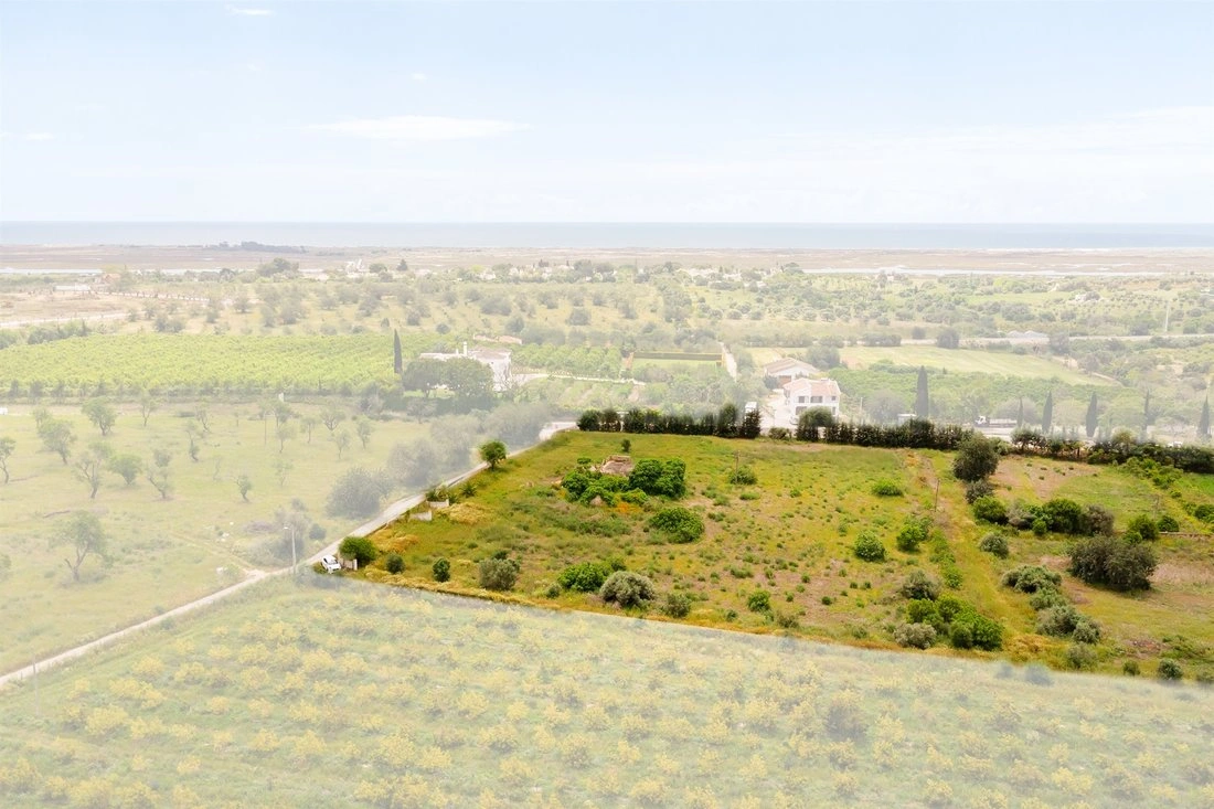 Участок для строительства комплекса вилл в Тавире, Португалия