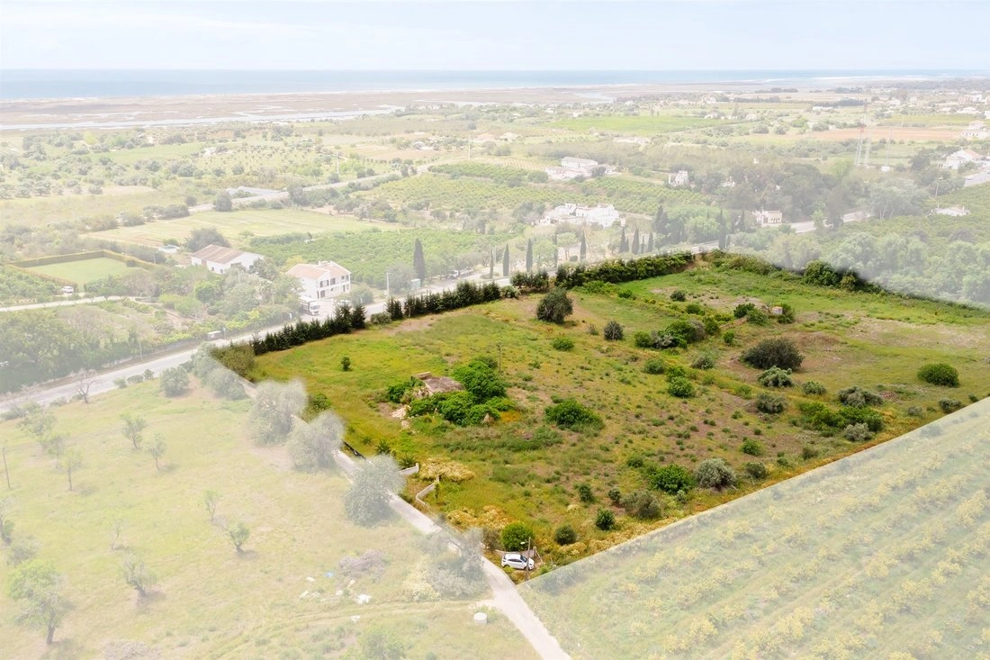 Участок для строительства комплекса вилл в Тавире, Португалия