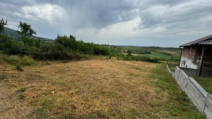 Земельный участок площадью 1718 м2 для строительства недалеко от Белграда, Сербия