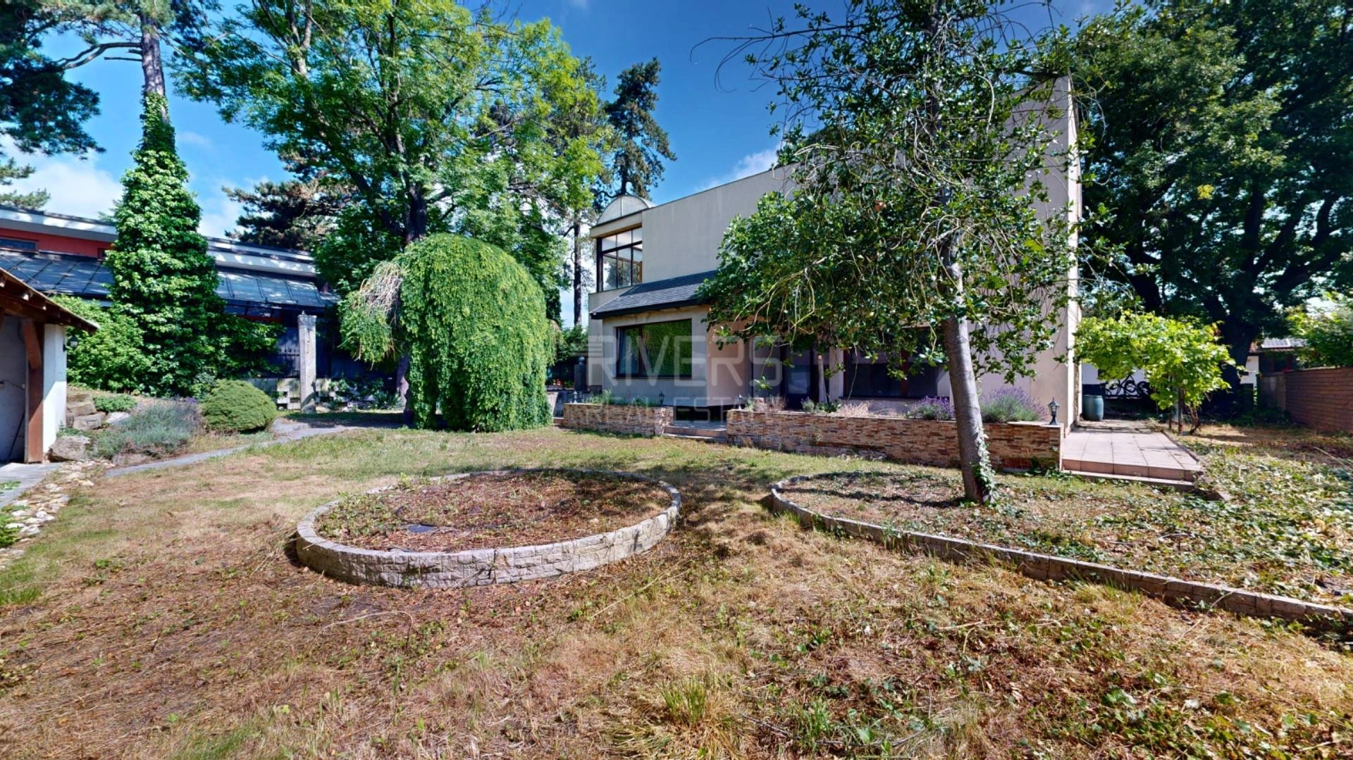 Земельный участок площадью 983 м² в Братиславе, Словакия