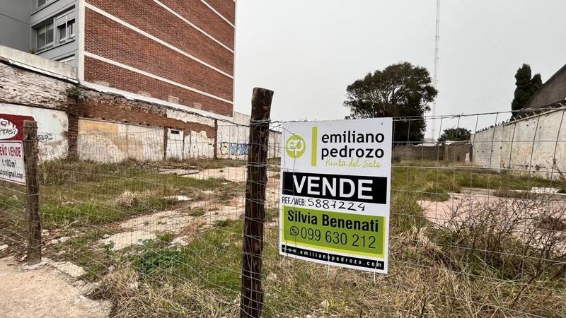 Земельный участок 1183 m2 в Монтевидео, Уругвай