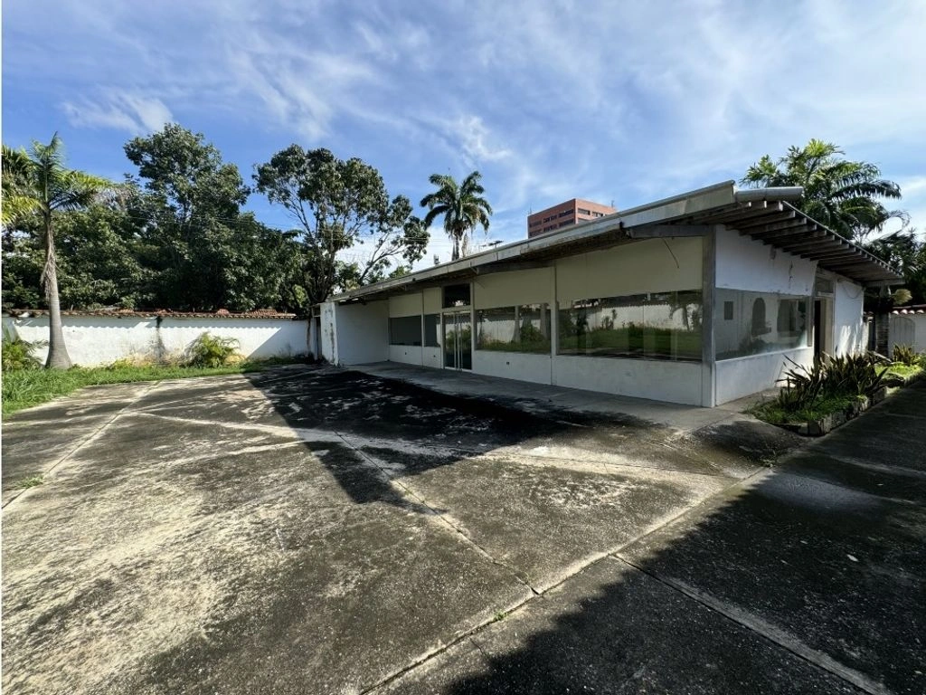 Земельный участок 6749 m2 в городе Валенсия, Венесуэла